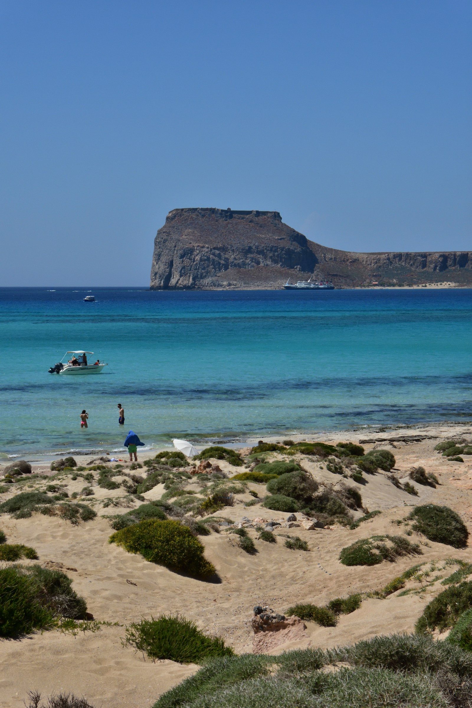 Día de playa frente al Mediterráneo en Aira Beach Club